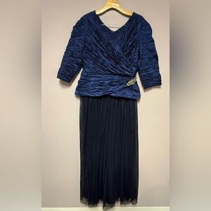 Like-New ALEX Evenings RHINESTONE Taffeta WASHABLE Gown DRESS